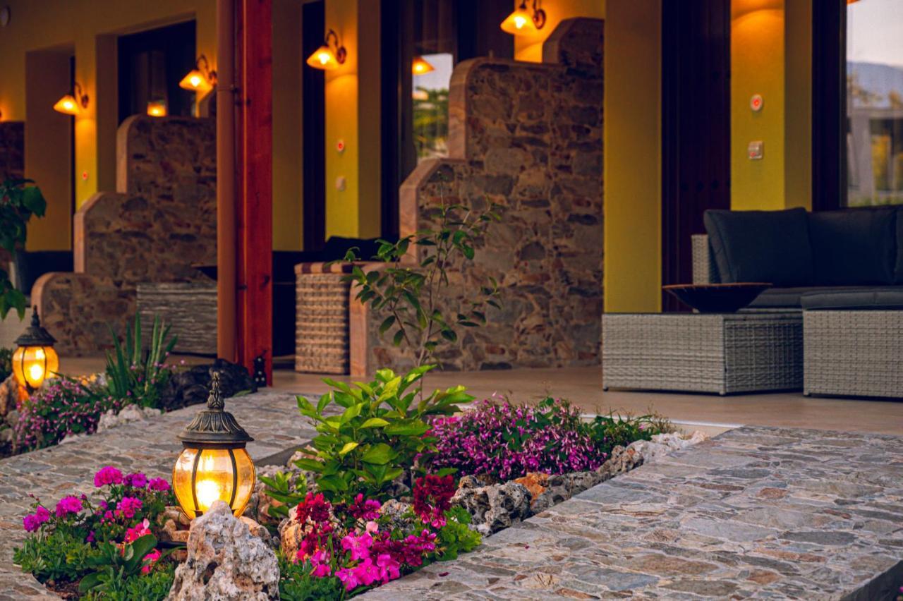 Simi Luxury Suites 플라카 리토코로우 외부 사진